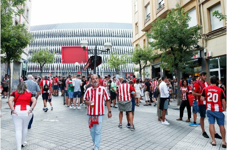 久保建英を間近で撮って気づいた《試合前ルーティンとファールを受けた後のクセ》 韓国の至宝イ・ガンインとの共存はどうなる？(2)