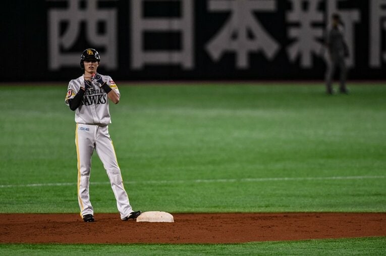 盗塁数でトップを走るソフトバンク周東。佐野は成功率では上回っている　©Nanae Suzuki