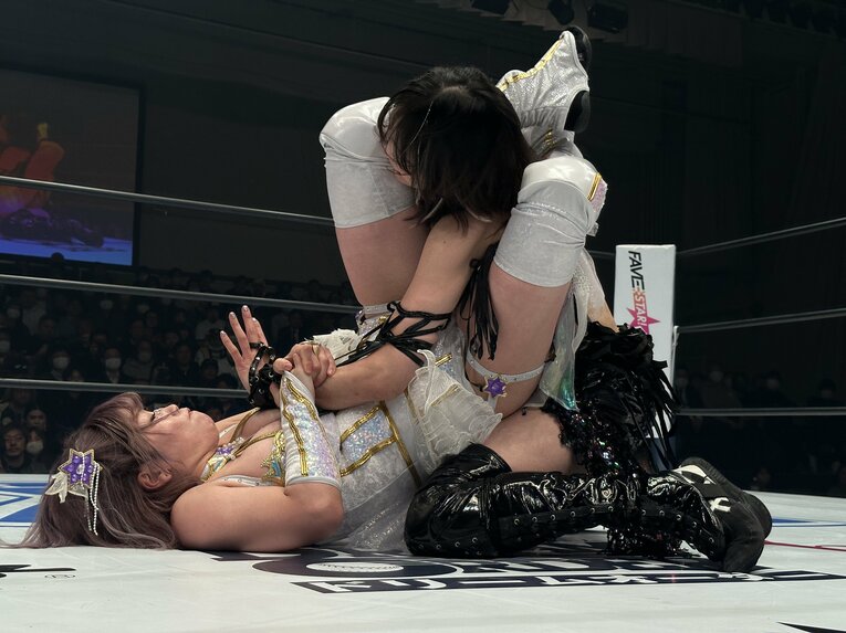 「敗者退団マッチ」として行われた上谷沙弥vs中野たむ　©Norihiro Hashimoto