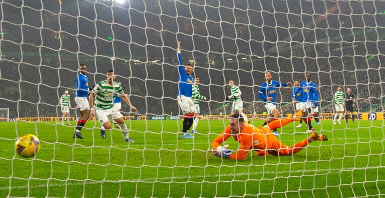 旗手が決めた先制ゴール（※写真をクリックすると旗手2ゴール目などの活躍、セルティック時代の中村俊輔をご覧になれます）　©Getty Images