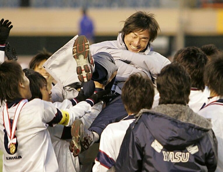 岩谷の育成力と戦術眼、山本監督（写真）のオーガナイズ力が融合。野洲は記憶に残るゴールと勝利を挙げた　©Kyodo News