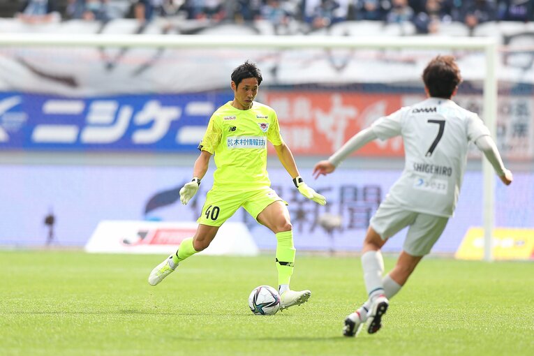 ビルドアップに積極的に参加するGK朴一圭　©︎J.LEAGUE