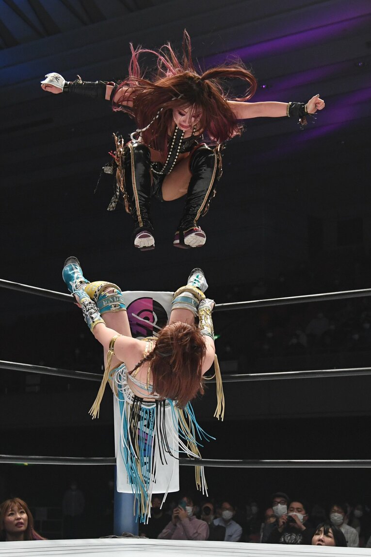 上谷沙弥vs.KAIRI