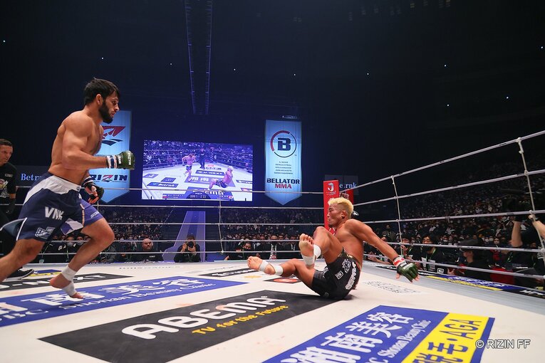 先鋒戦。武田光司vs.ガジ・ラバダノフ　©RIZIN FF