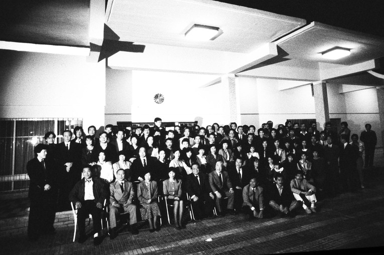 人質が解放された翌日、全員がバグダッドの日本大使館公邸に集まった