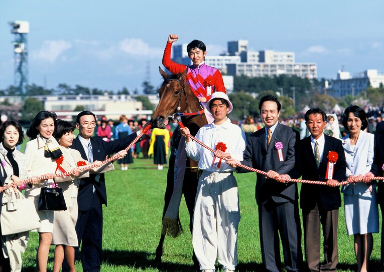桜花賞をプリモディーネで制し、22歳でGIジョッキーとなった福永祐一　©Tomohiko Hayashi