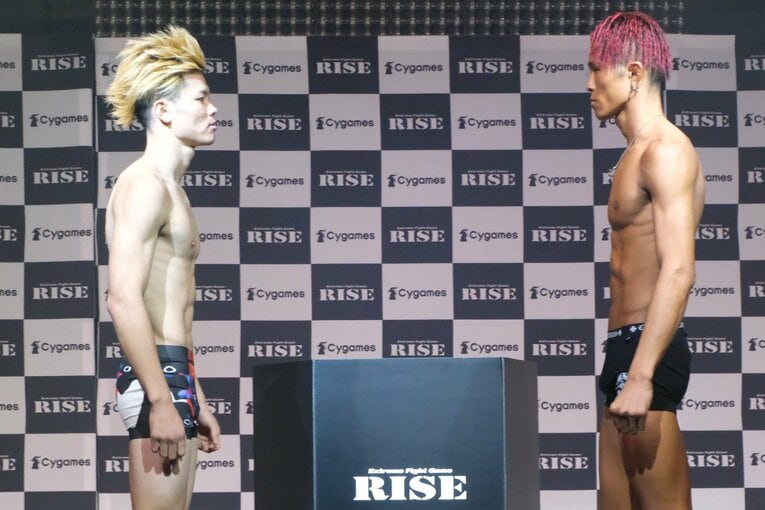 前日計量で睨み合う那須川と鈴木　©Norihiro Hashimoto