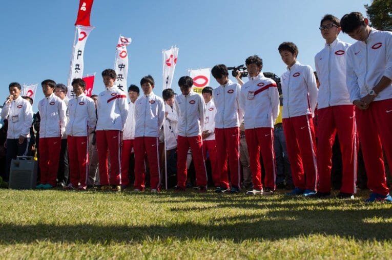 2016年、箱根駅伝予選会で予選落ちし、報告会で下を向く選手たち。1年で副将を務めた田母神一喜に当時の話を聞いた ／ photograph by Nanae Suzuki