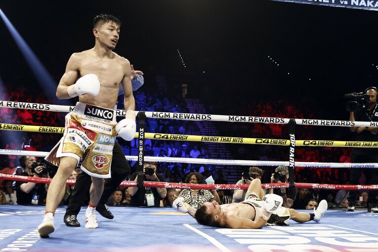 アンドリュー・モロニーを失神させた中谷潤人の鋭いカウンター　©️EPA/JIJI PRESS