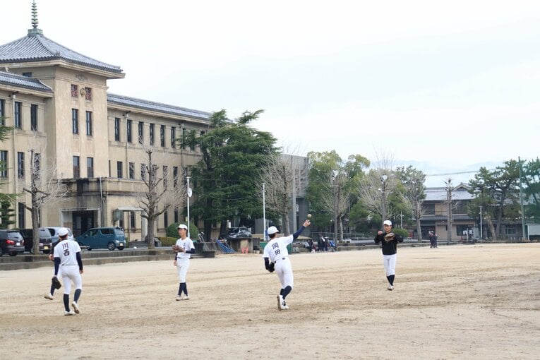 昨春は強豪・智弁学園をコールド勝ちで破ると夏も県大会でベスト8まで進出。普通の公立校である畝傍の躍進の理由は？　©Genki Taguchi