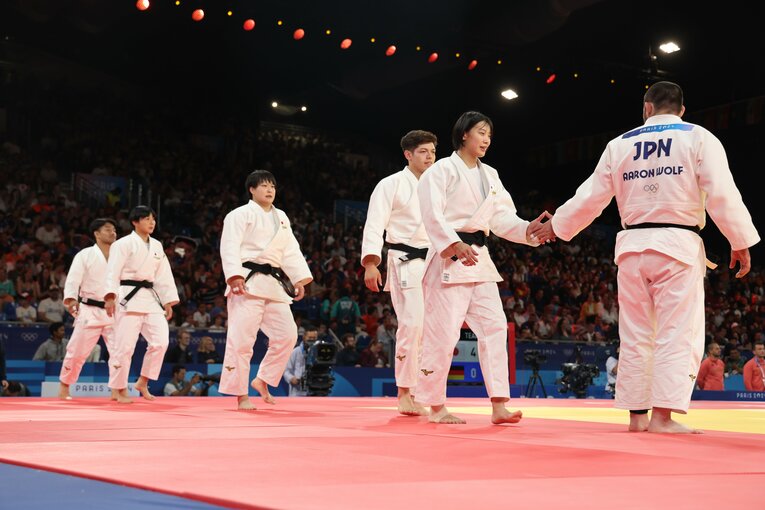 混合団体戦、準決勝ドイツ戦の日本　©Tetsuya Higashikawa/JMPA
