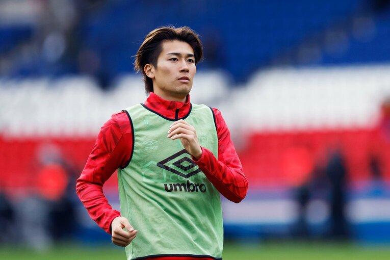 伊東純也は日本代表選外だが「フランス代表DFとの攻防で高い精度」強豪PSG戦、先制ゴール起点のち“深く一礼”…撮影カメラマンは見た(17)