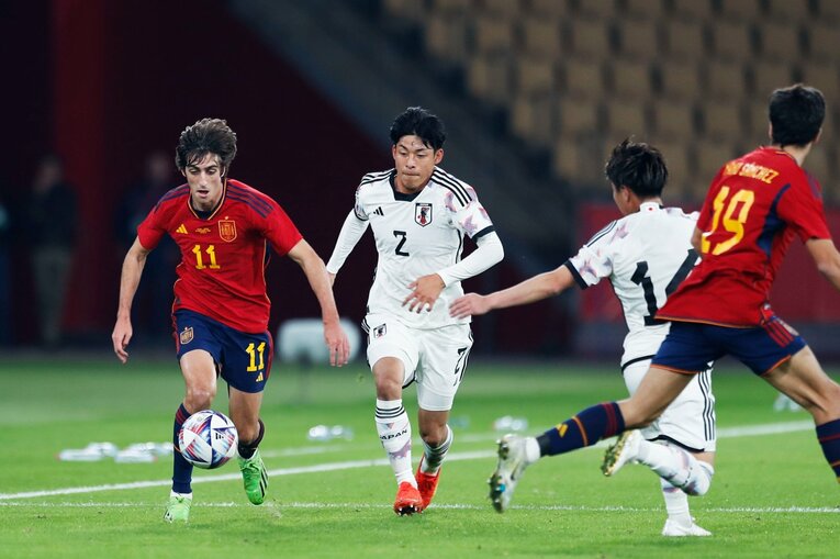 W杯前に日本人カメラマンが撮ったU-21スペインvs日本「リアルな実力差」ハイプレス空転の完敗を“未来予測”にしないためには… (20)