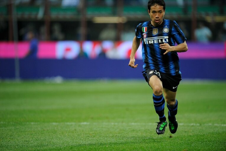 インテル時代の長友　©Sports Graphic Number