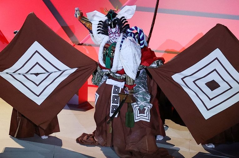 東京五輪開会式、市川海老蔵が披露した『暫（しばらく）』 ／ photograph by JIJI PRESS