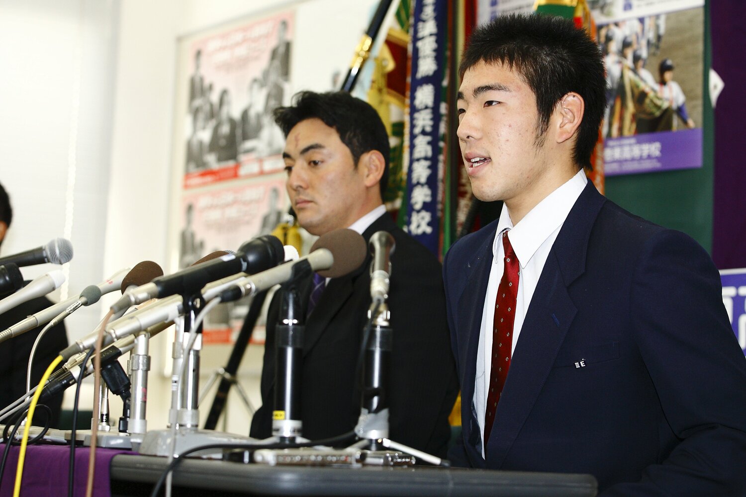 2009年10月、日本のプロ球団入りか、大リーグに挑戦するかで卒業後の進路が注目された菊池雄星。最終的に日本球団を選んだ ©Tamon Matsuzono