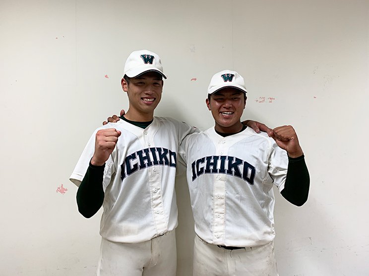 チーム主将を務める松川（右）とは中1からバッテリーを組んできた ©︎Noriko Yonemushi