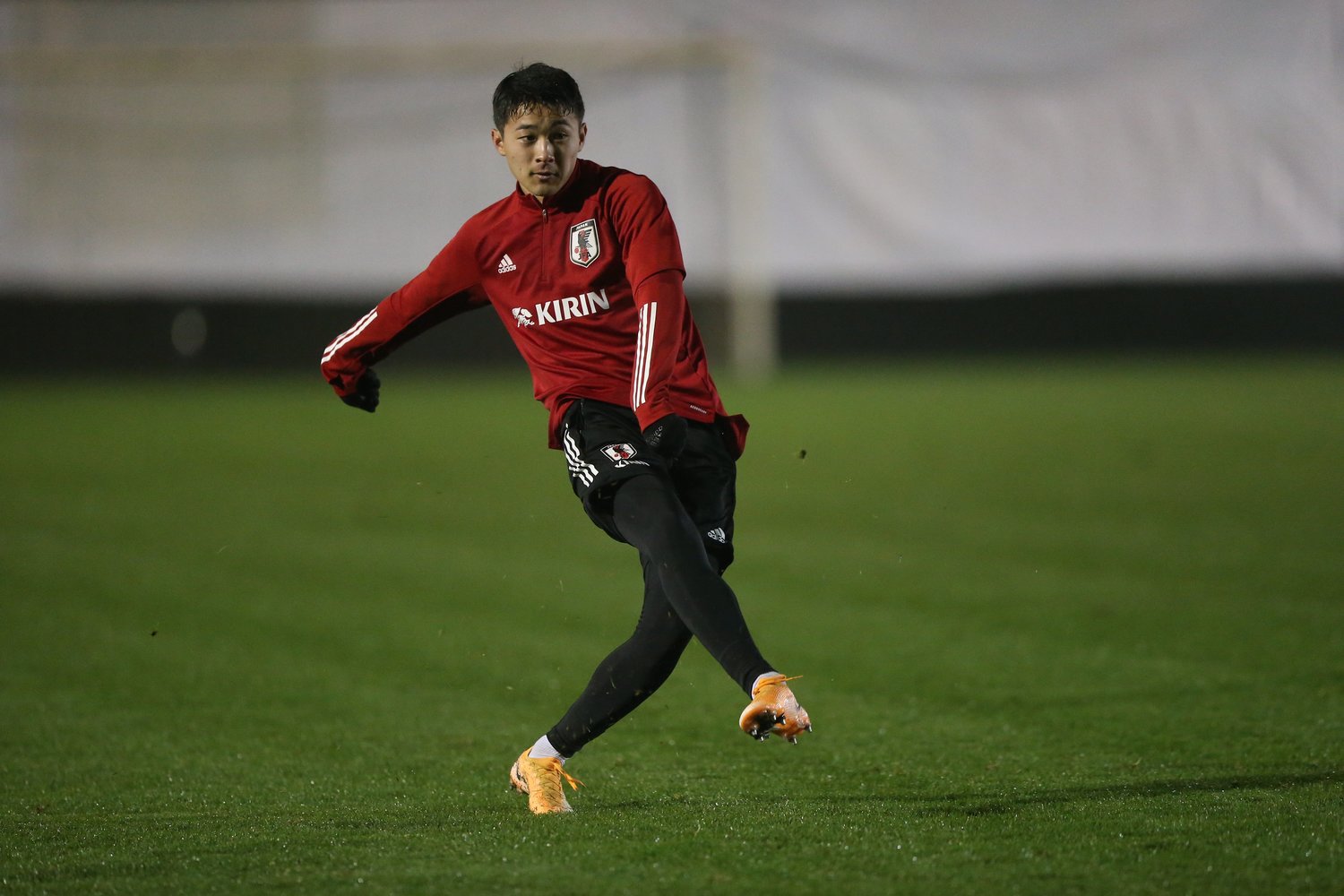 「自分の力のなさを痛感した期間でもありました」と語った菅原由勢　©JFA