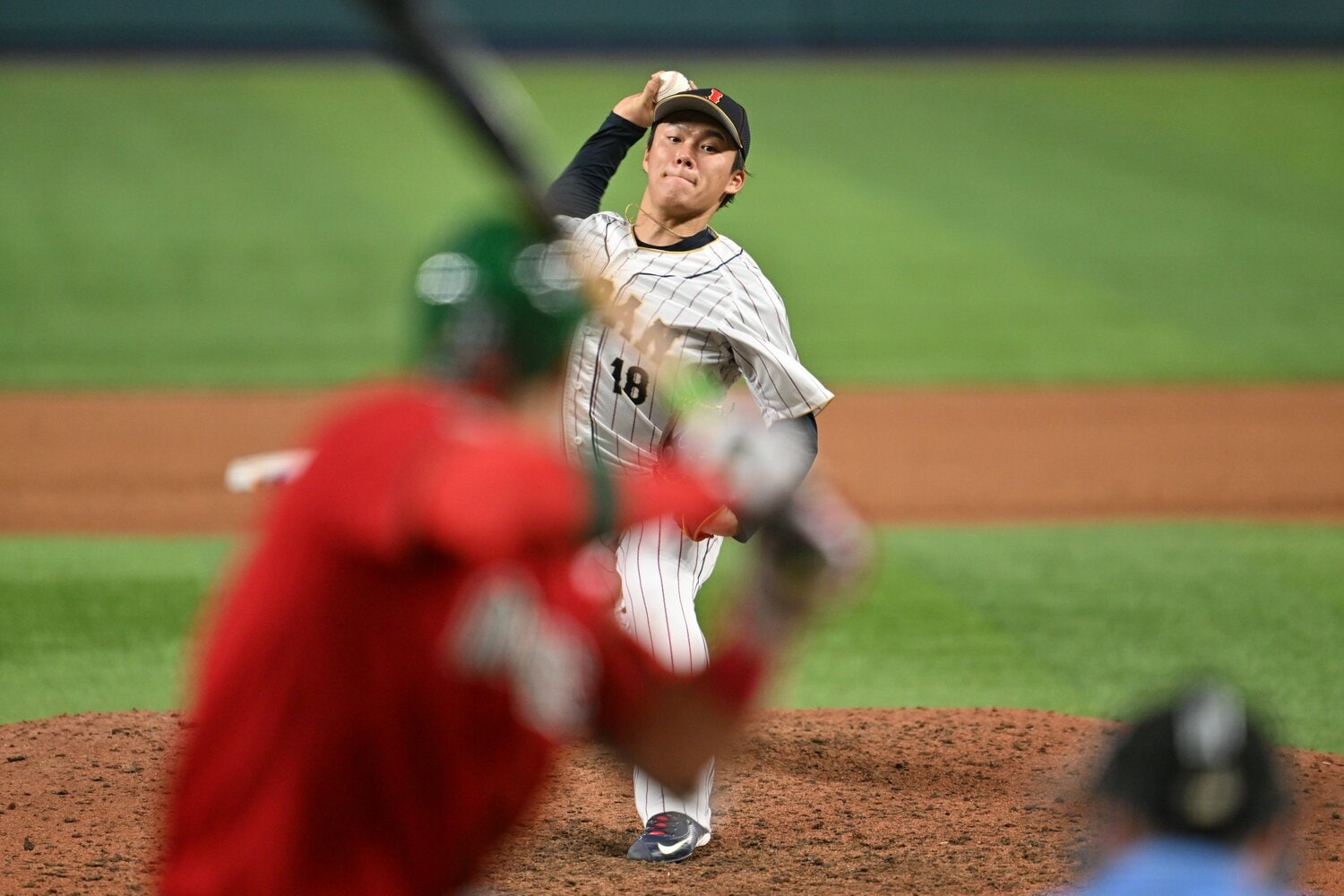 準決勝で力投する山本由伸　©Naoya Sanuki