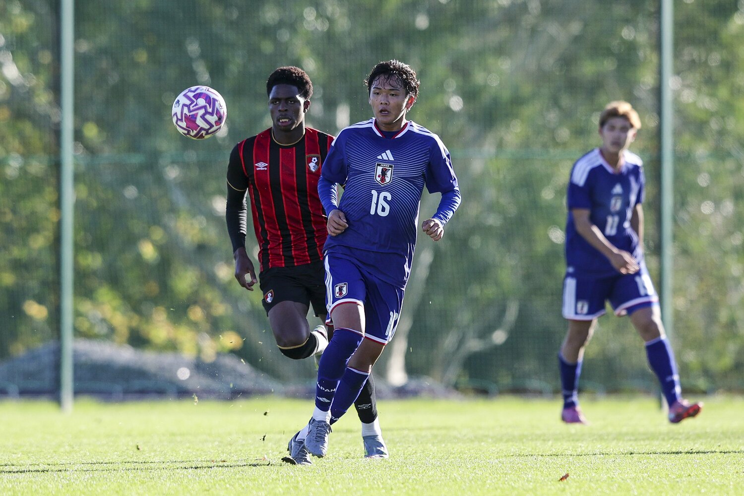 【オックスフォードUのスカウト部長のお気に入り】嶋本悠大（清水エスパルス）。ボーンマス戦ではインサイドMFで先発　©Getty Images