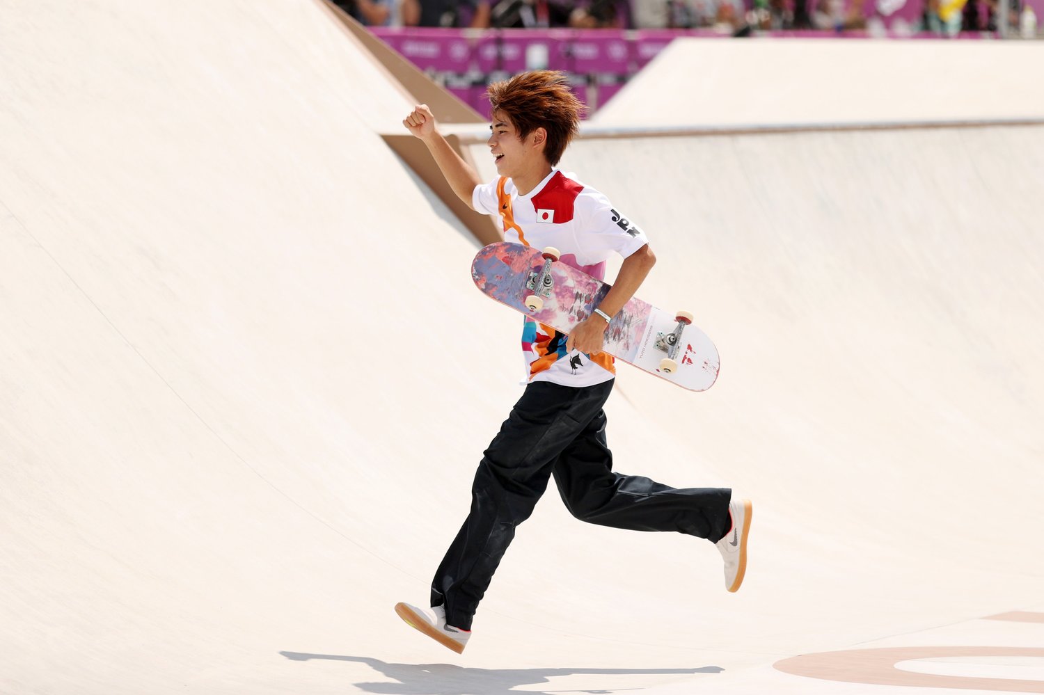 スケボー男子ストリートの初代金メダリスト・堀米雄斗（22歳）。調査によると“テレビ離れ”している13～24歳の若年層で「五輪期間中1～2割の視聴者が増えた」　©Getty Images