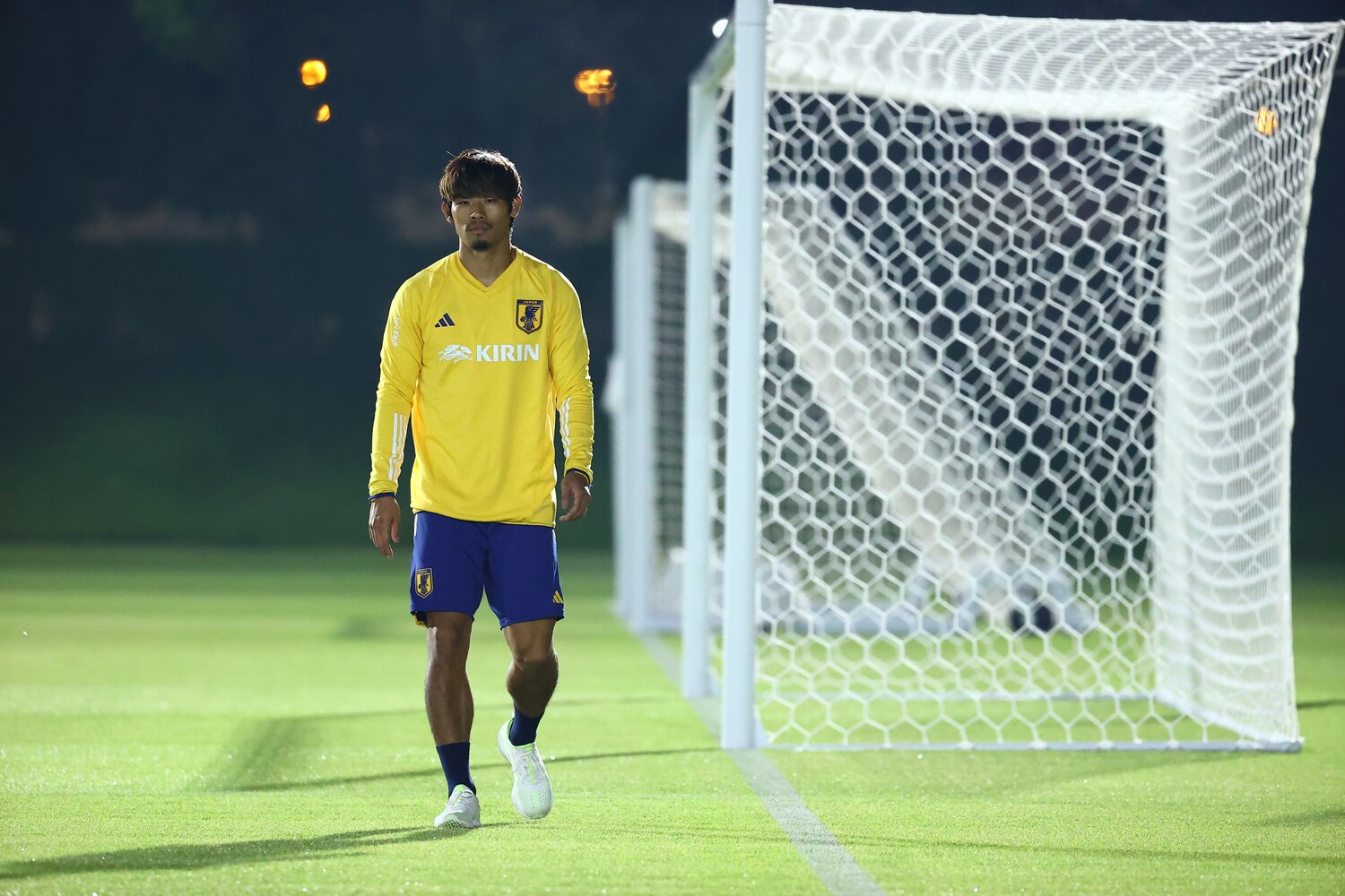 カタールへ渡る直前にNumber Webの単独インタビューに応じた守田（写真は18日の日本代表練習で） ©AFLO