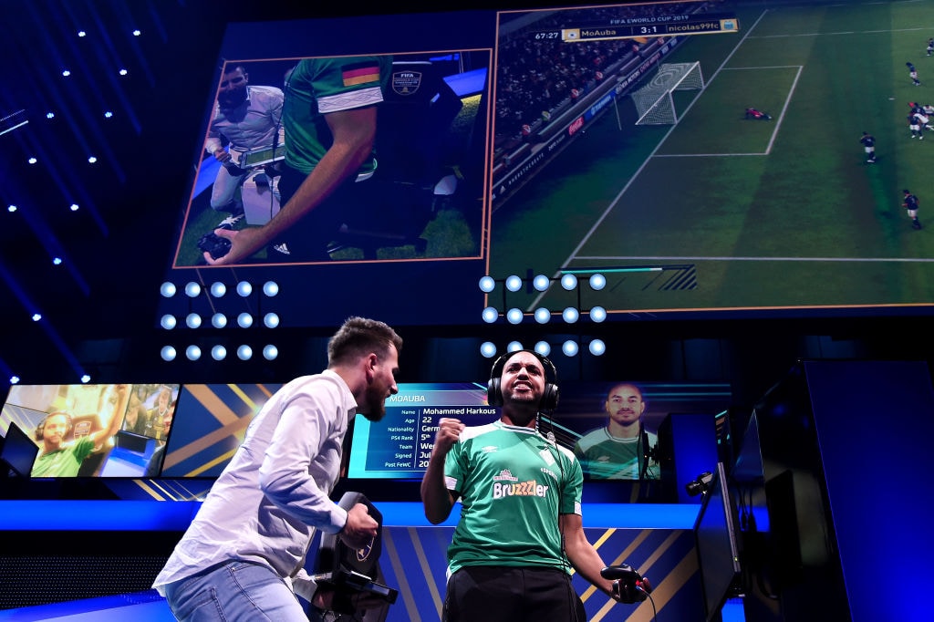 Fifaとウイイレの二刀流も Eスポーツ内ではマイナーなサッカーゲームだけど 3つの魅力 とは フォートナイトは人口3億5000万人 プレミアリーグ Number Web ナンバー