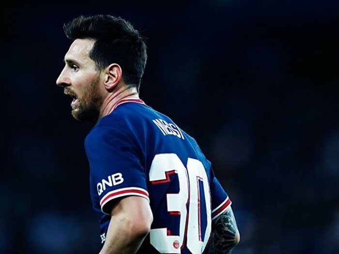 「PSGメッシ」の初得点と“FKの壁で寝転び”、ネイマールとの友情を撮った… 18歳のバルサ新10番ファティも復活〈激写〉＜Number Web＞ photograph by Daisuke Nakashima