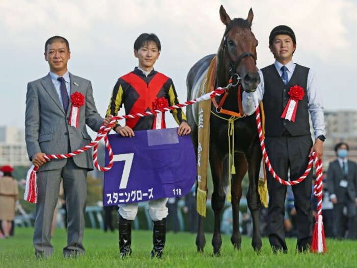 “最強牝馬決定戦”エリザベス女王杯を制するのはどの馬か？ 古馬との初対戦に臨むスタニングローズ陣営の自信「経験の差はある。ただ…」＜Number Web＞ photograph by JIJI PRESS