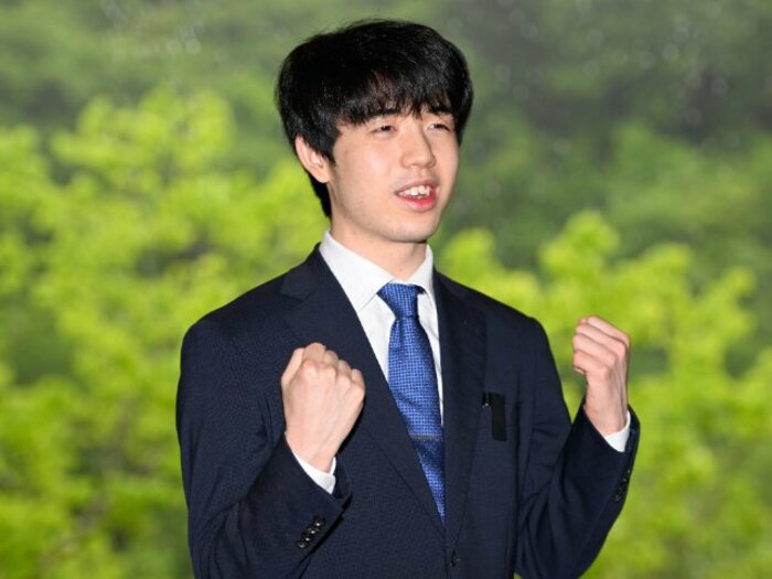 藤井聡太「差をつけられてしまった」永瀬拓矢の千日手“連発”に開幕戦黒星→逆転防衛…挑戦者が嘆息する、防衛率100％“絶対王者”の進化＜Number Web＞ photograph by Keiji Ishikawa