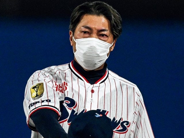 東京ヤクルトスワローズ　高津臣吾監督　2022リーグ優勝ユニフォーム　つば九郎 東京ヤクルトスワローズ 高津臣吾監督 2022リーグ優勝ユニフォーム