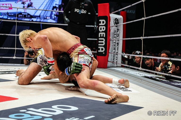 鈴木千裕vs.クレベル・コイケ　©RIZIN FF