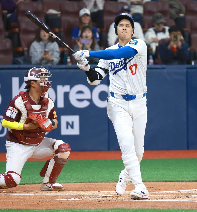 キウムとのエキシビションマッチでは、大谷が2三振を喫したことに驚きの声が上がった　©JIJI PRESS