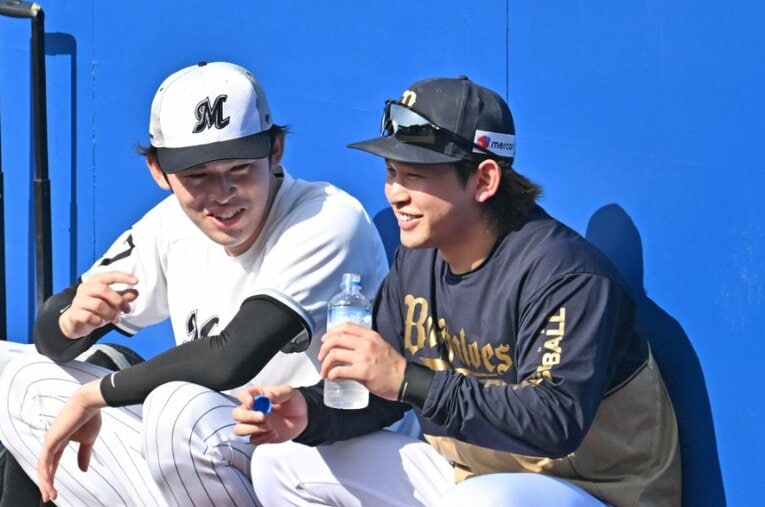 同い年の佐々木朗希と宮城大弥は唯一無二の親友だ ／ photograph by SANKEI SHIMBUN