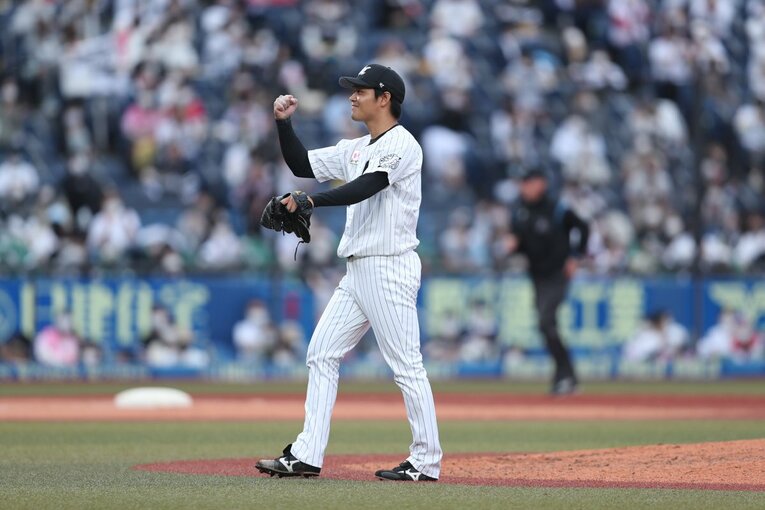 怪我を乗り越えて、たくましさを感じさせる佐々木千隼　©Chiba Lotte Marines
