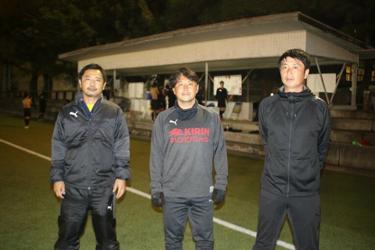 右から小林監督、佐賀コーチ、河村コーチ　©Takahiro Ando
