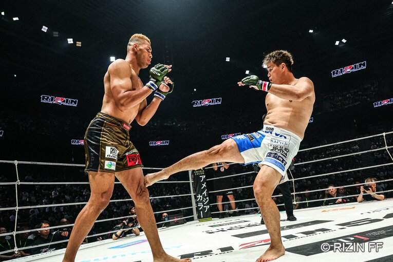 『RIZIN.54』エドポロキングvs.上田幹雄　©RIZIN FF