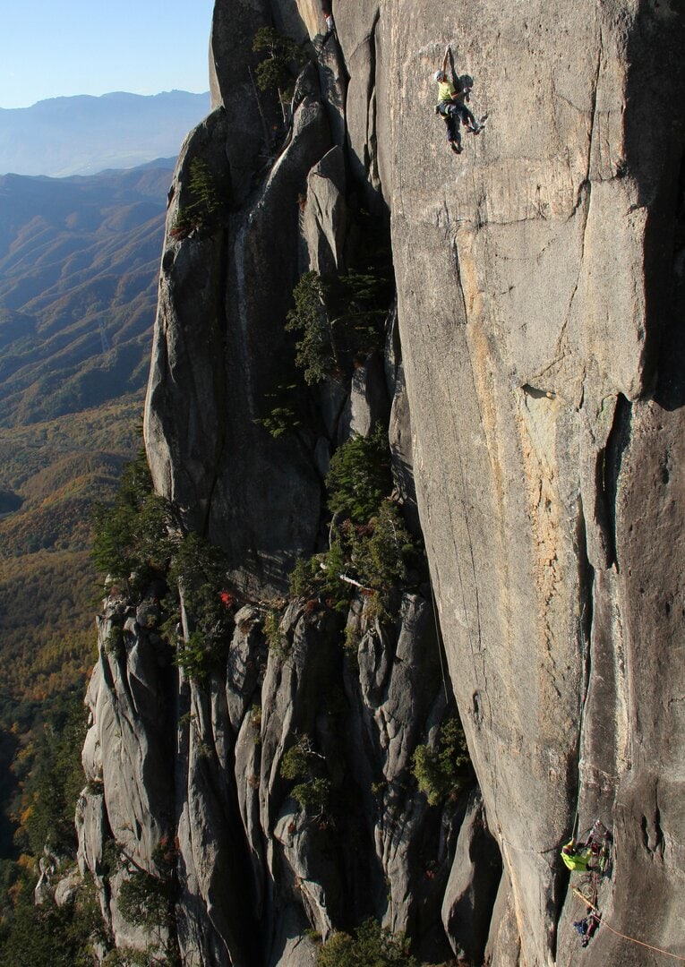 同じく山梨県瑞牆山の「千日の瑠璃」の初登