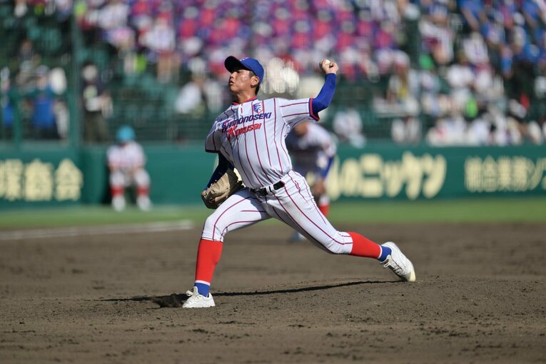 坂原監督「ご存知かと思いますが…」。じつは大会前に足を負傷していた下関国際の先発・古賀康誠　©Hideki Sugiyama