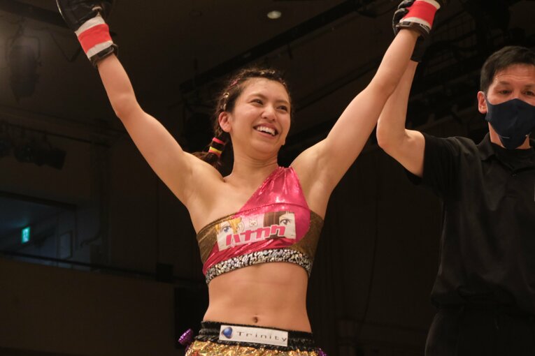 ぱんちゃん璃奈が13戦全勝で文句なしの「トップファイター」に…それでも“若い女子選手ならでは”の偏見、SNS誹謗中傷との闘いが続く(40)