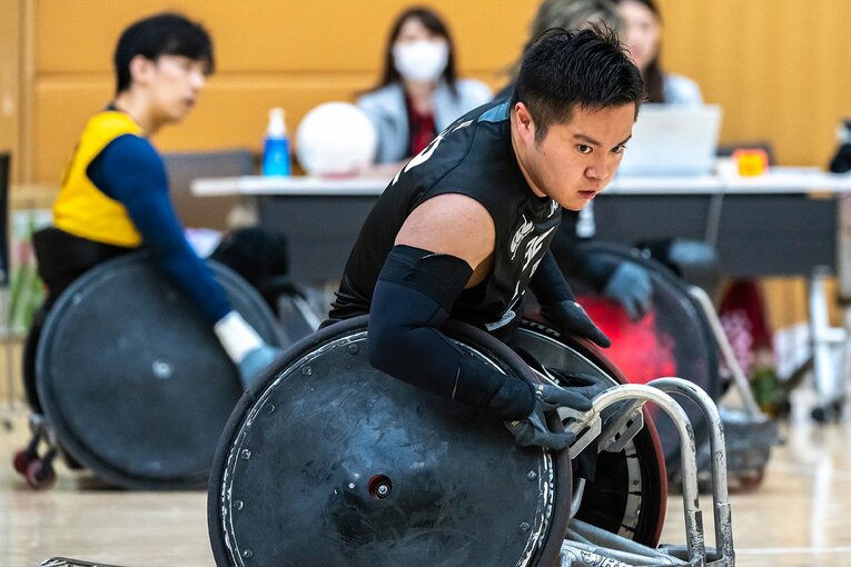 スピードと巧みなチェアワークが持ち味の橋本勝也　©Takuya Sugiyama