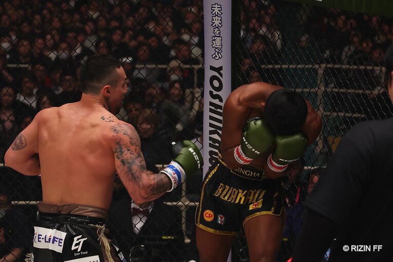 ブアカーオ・バンチャメークvs.木村“フィリップ”ミノル　©RIZIN FF