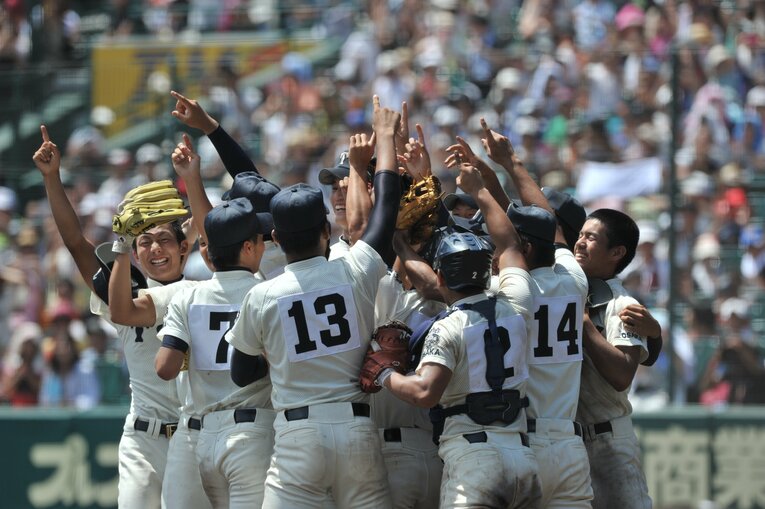 3年夏の甲子園決勝で光星学院を破り春夏連覇を果たした大阪桐蔭ナイン　©︎Hideki Sugiyama
