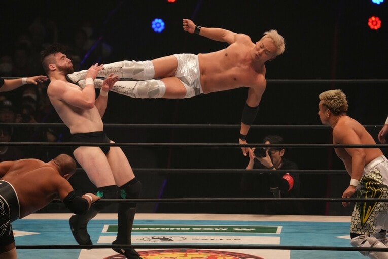 札幌大会初日、カラム・ニューマンにドロップキックヲ叩き込む。2024年2月23日、北海きたえーる　©Essei Hara