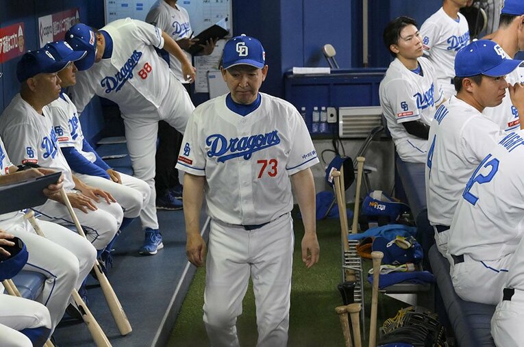 3年連続最下位という形で立浪ドラゴンズ体制は終了した。ともにプレーした山崎武司氏はどう総括するか ／ photograph by Kyodo News