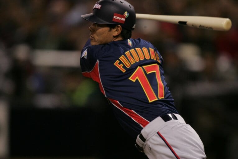 準決勝の韓国戦、福留が代打で打席に立つ　©Naoya Sanuki