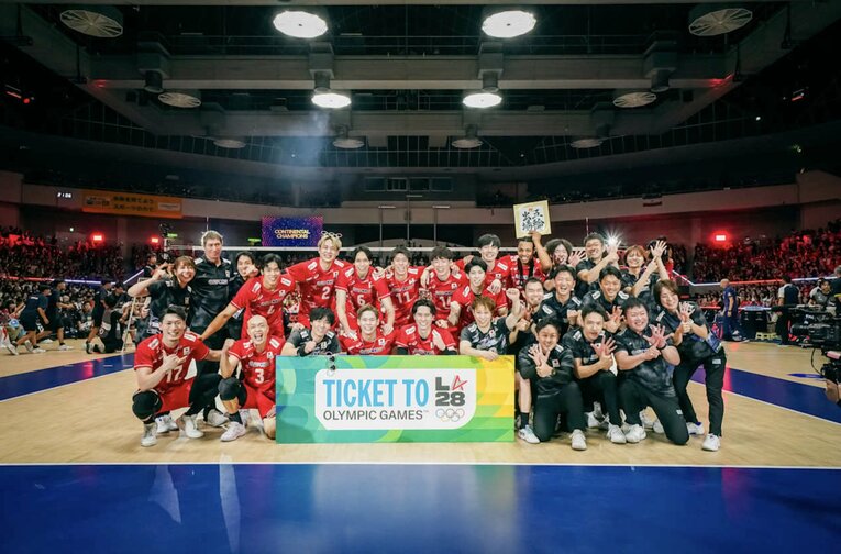 五輪出場権がかかる重圧の中、チーム一丸となって「切符」を勝ち取った　©︎Volleyball World