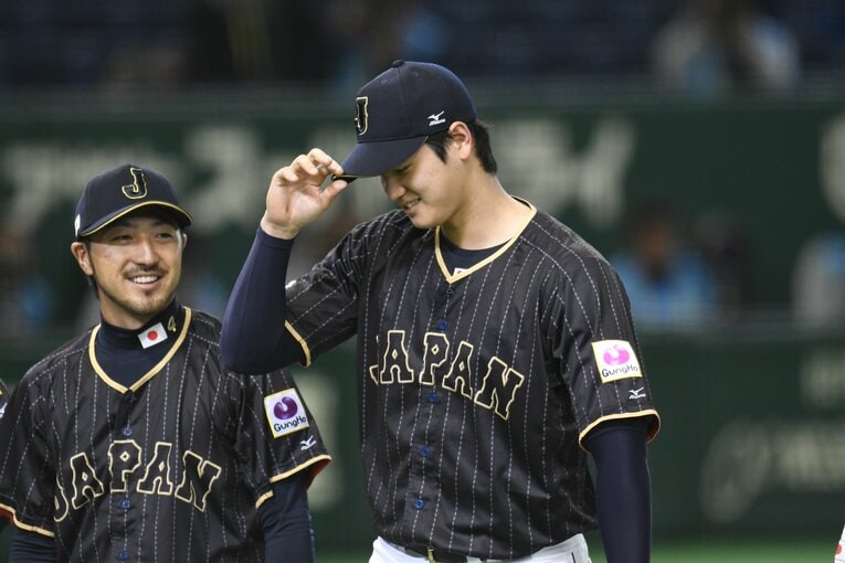 2016年の侍ジャパン強化試合　©BUNGEISHUNJU
