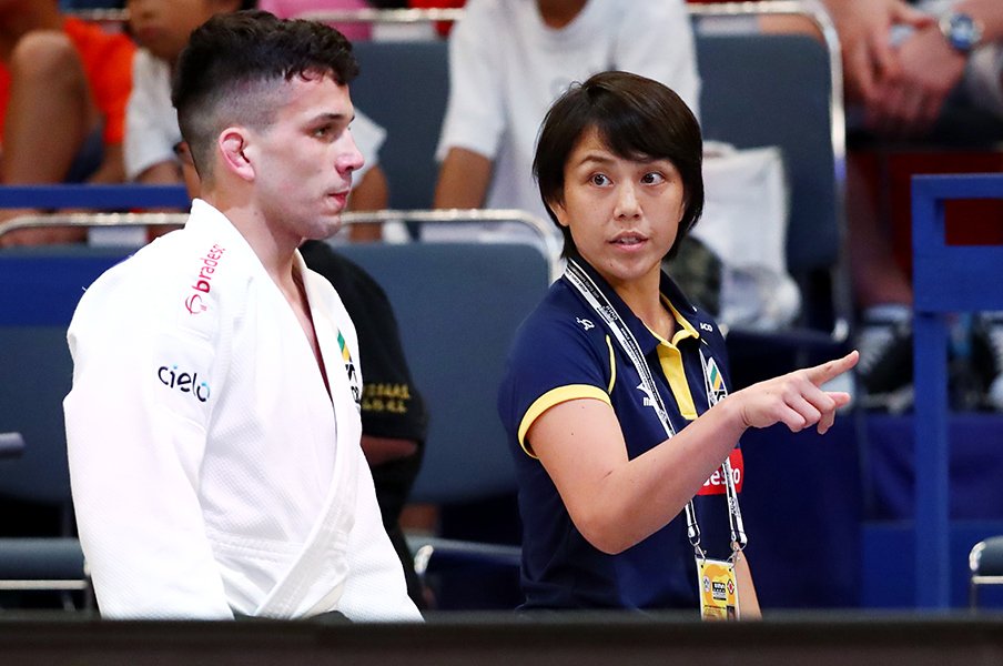 ブラジル柔道男子代表が日本人女性 藤井裕子を監督に据えた真相 パラダイムを壊してほしい と伝えた 東京五輪 柔道 Number Web ナンバー