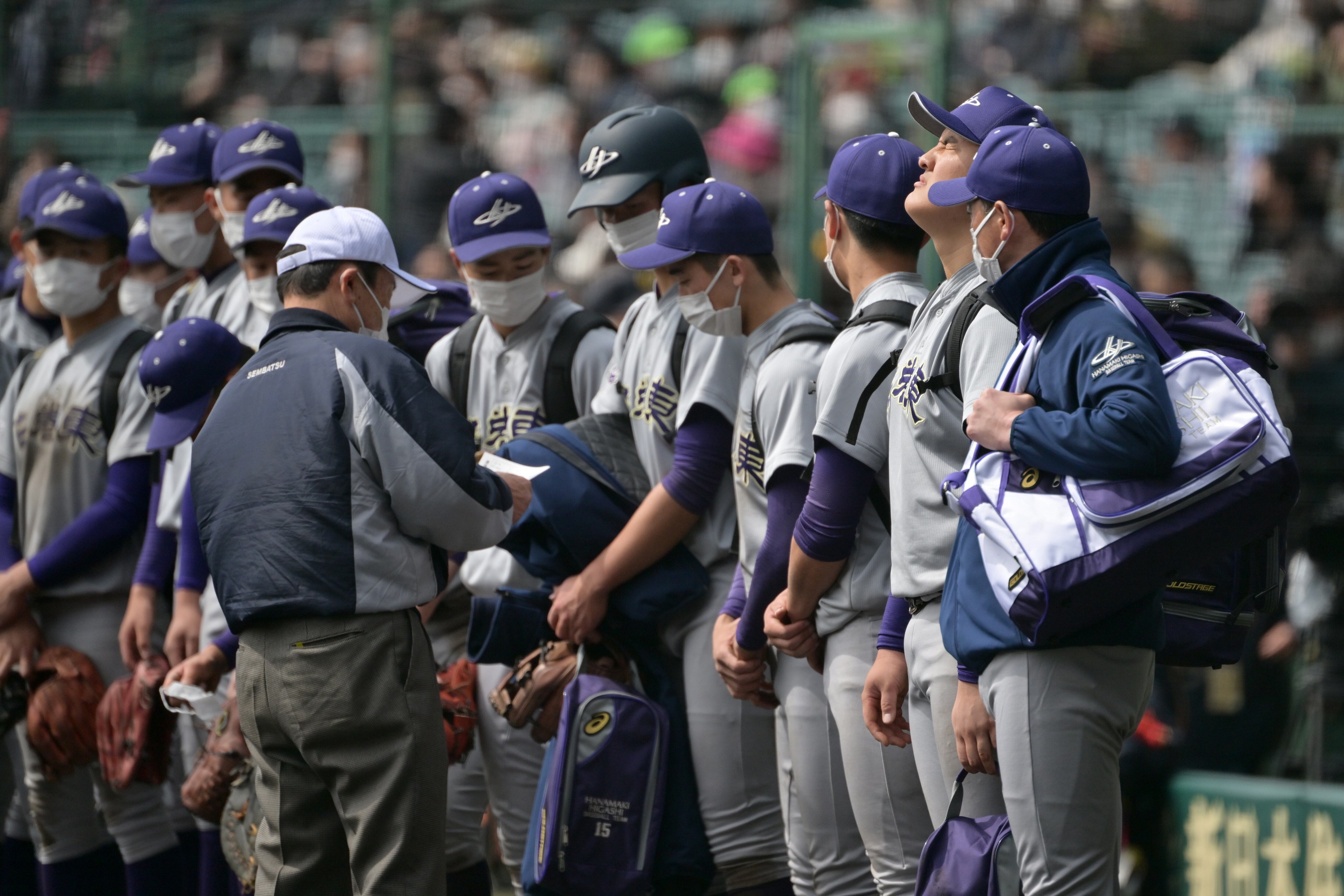 花巻東 佐々木麟太郎が泣いた 市和歌山 たった1つ の作戦とは ドラフト候補 米田が確信した1球 ギアを上げれば押し切れる Number Web 甲子園がどよめく 9回表 7番から始ま ｄメニューニュース Nttドコモ